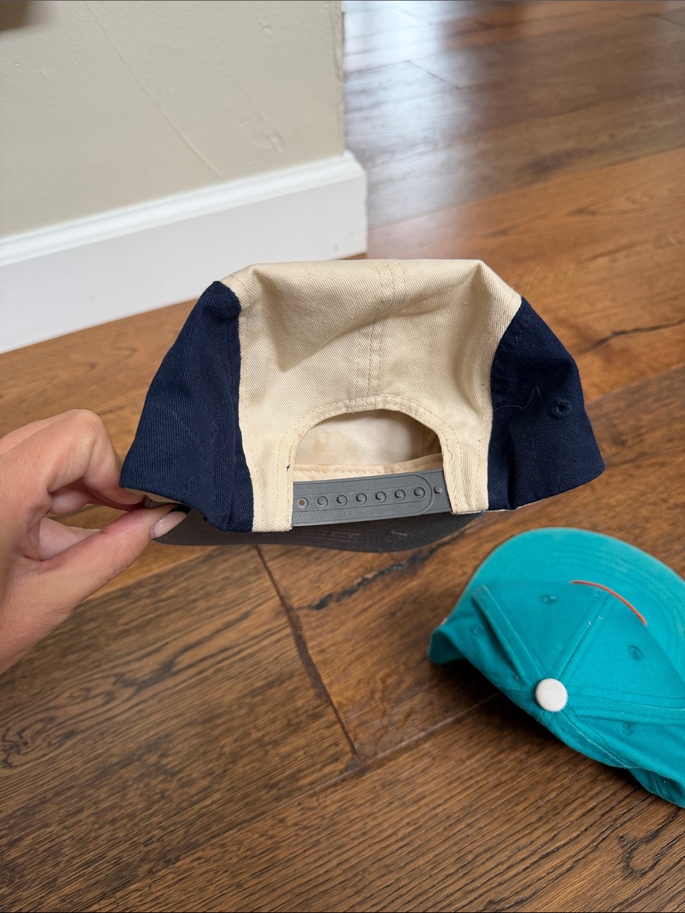 Cash & Co snap backs - Picture 4 of 5